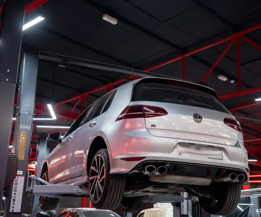Volkswagen Garage in Abu Dhabi - Mussafah